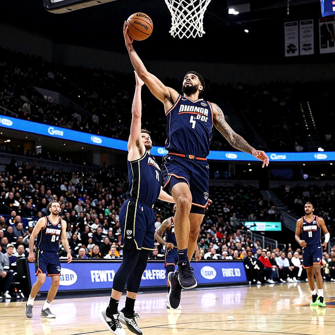 Zalgiris Kaunas signs Jonas Valanciunas, injury in right leg keeps him out of EuroLeague pre-season game Zalgiris Kaunas signs Jonas Valanciunas, injury in right leg keeps him out of EuroLeague pre-season game