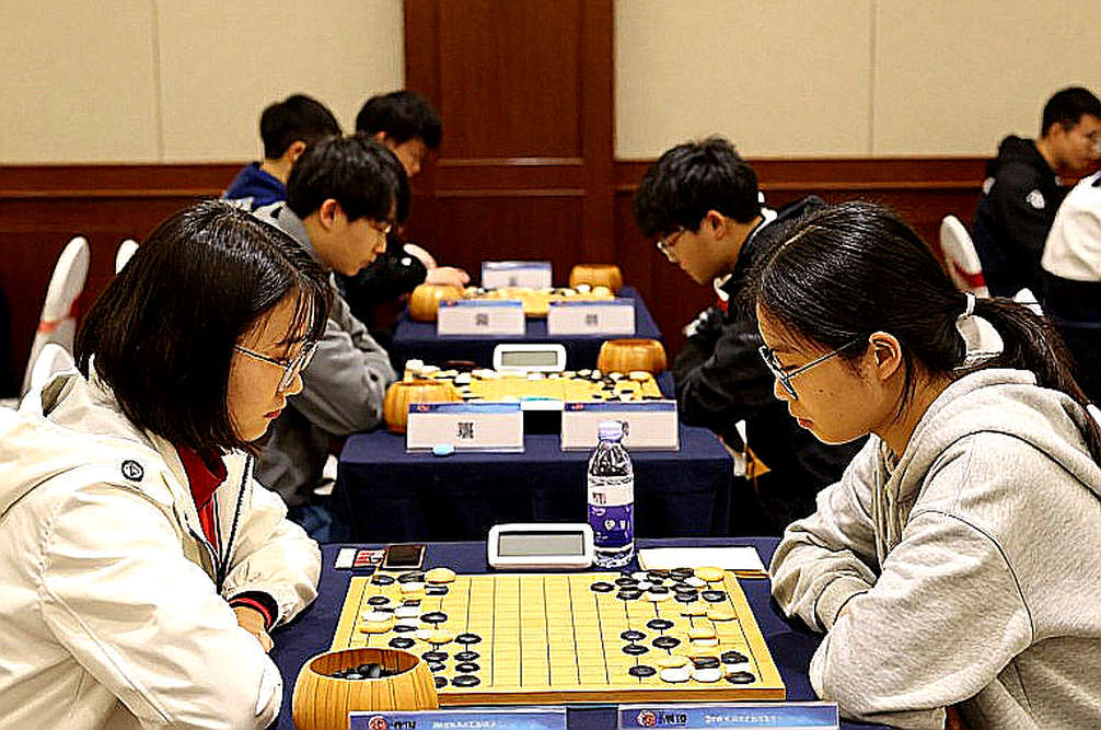 Giải Cờ Vua Toàn Cầu 2026: Carlsen Trở Lại, Nhưng Lịch Thi Đấu Dày Đặc Là Thử Thách Thật Sự Giải Cờ Vua Toàn Cầu 2026: Carlsen Trở Lại, Nhưng Lịch Thi Đấu Dày Đặc Là Thử Thách Thật Sự