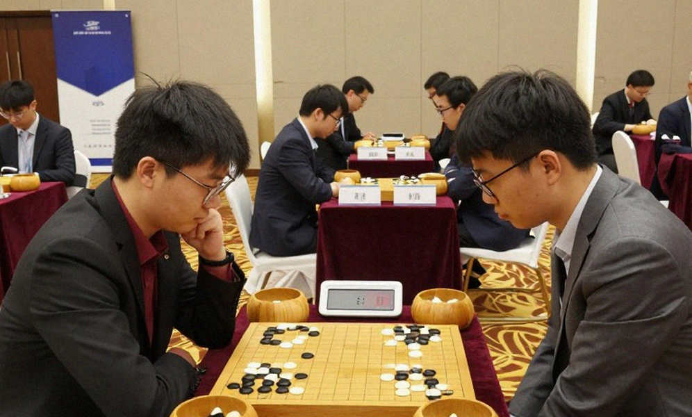 Scotch Game 25 năm sau Kasparov: Mikhalchishin và 60 phút để trung hòa khai cuộc từng gây sốt năm 2026