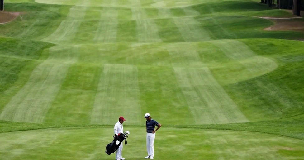 FedEx Cup 2026: Scottie Scheffler's $10 Million Trophy and the Points System That Has Everyone Debating FedEx Cup 2026: Scottie Scheffler's $10 Million Trophy and the Points System That Has Everyone Debating