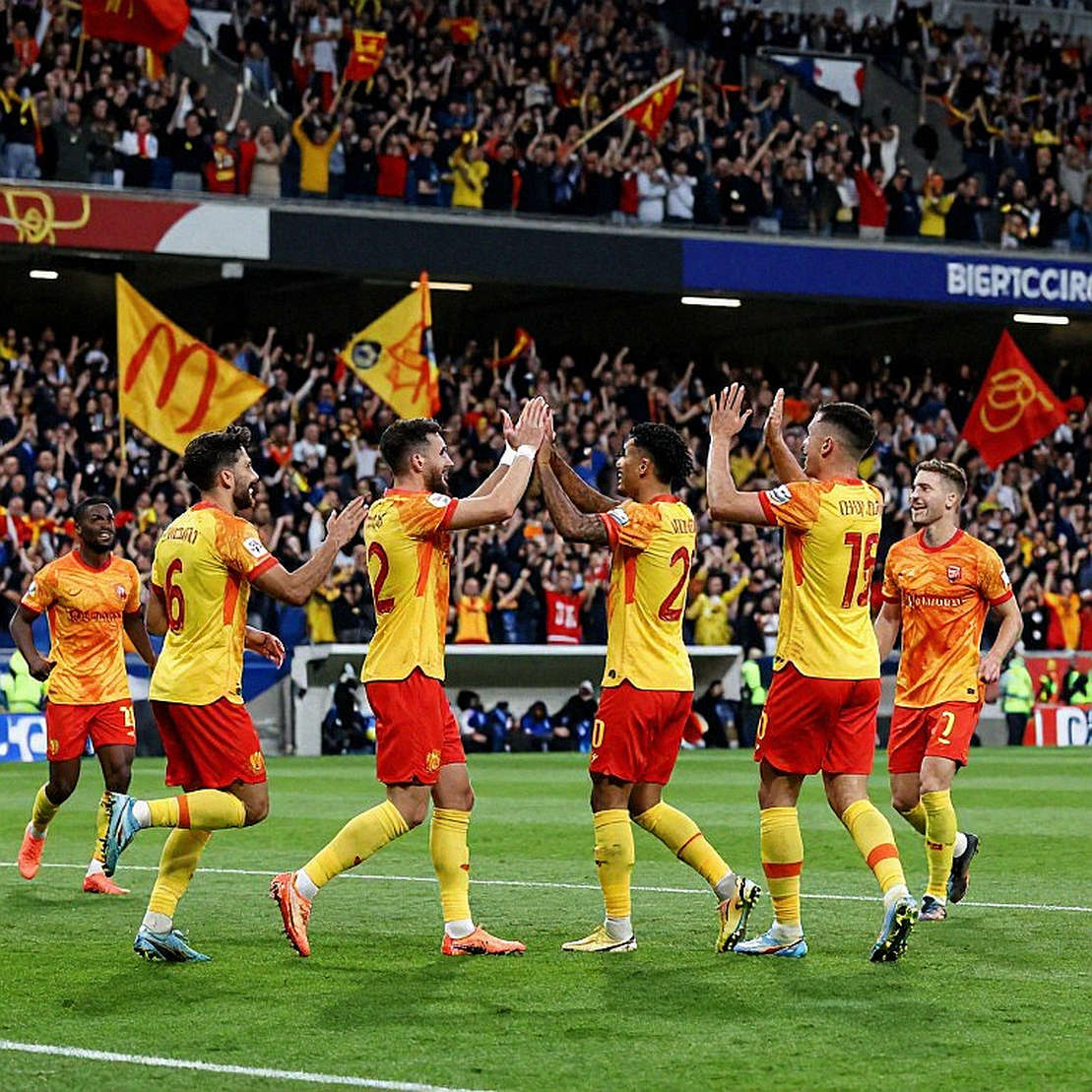 Tám bàn ở Etihad: Man City thắng 5-3 và vết nứt hàng thủ sau chuỗi toàn thắng